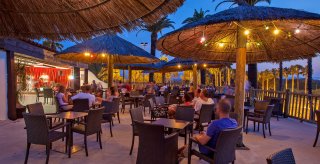 camping avec restaurant a frejus dans le var