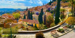 Ontdek Bormes-les-Mimosas tijdens uw verblijf op de camping in de Var.