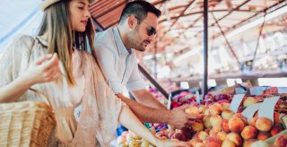 Tag p opdagelse af de provencalske markeder i Var.