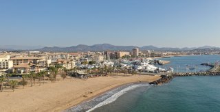 Plage de Saint-Aygulf prs du camping en bord de mer  Frjus.